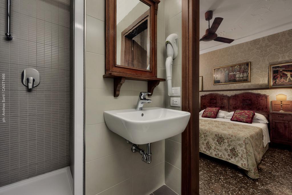 Hotel Galleria Venice Luaran gambar