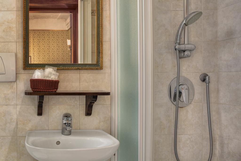 Hotel Galleria Venice Luaran gambar